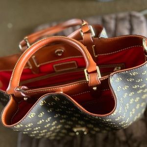 Dooney & Bourke never used handbag satchel tote purse pocketbook